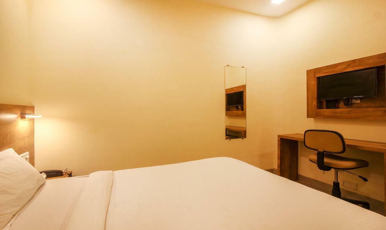 Tiba Hotel Mumbai Dış mekan fotoğraf