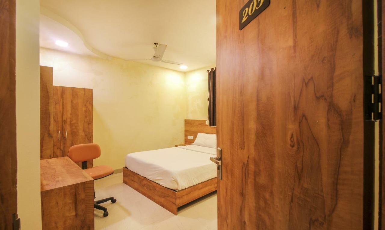 Tiba Hotel Mumbai Dış mekan fotoğraf